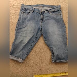 Old Navy Light Blue Cropped Denim Capri, Size 14